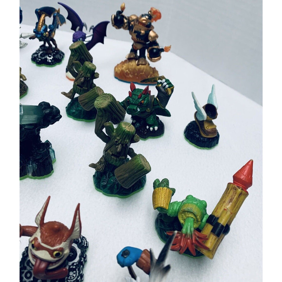 Skylander Action Figure Lot 41 Pieces Giants? 1" to 4" Tall Some Dups Good Clean - Picture 13 of 15